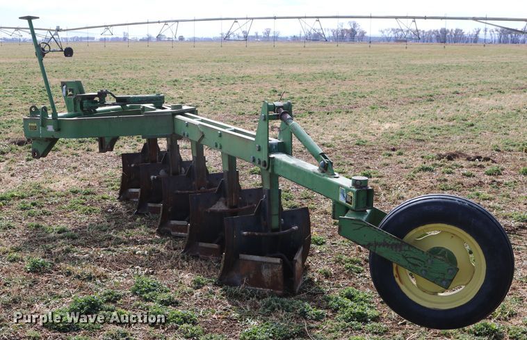 image for item EO9851 John Deere 3955 five bottom switch plow