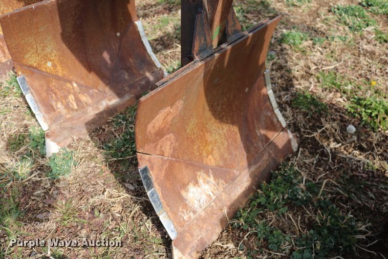 image for item EO9851 John Deere 3955 five bottom switch plow