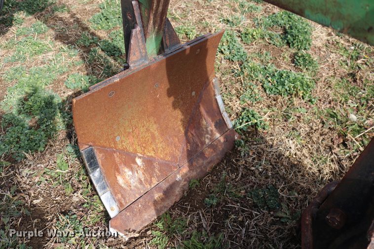 image for item EO9851 John Deere 3955 five bottom switch plow