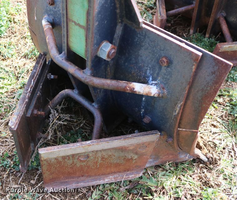 image for item EO9851 John Deere 3955 five bottom switch plow