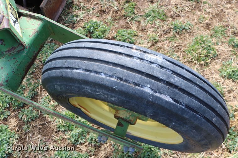 image for item EO9851 John Deere 3955 five bottom switch plow