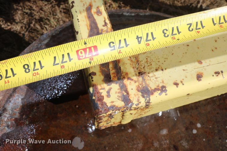 image for item EO9852 John Deere V-ripper