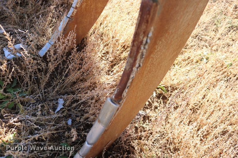 image for item EO9852 John Deere V-ripper