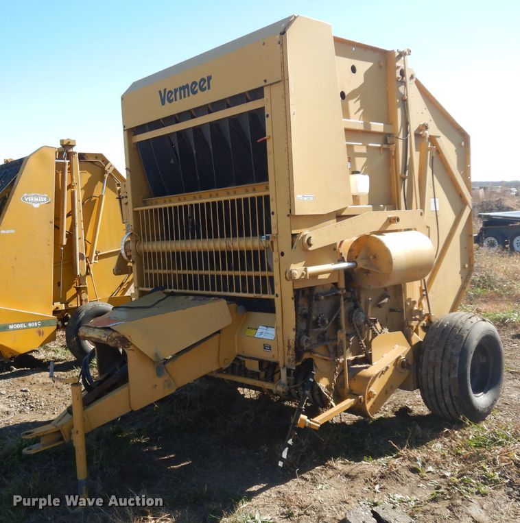 image for item EY9053 Vermeer 605J  round baler
