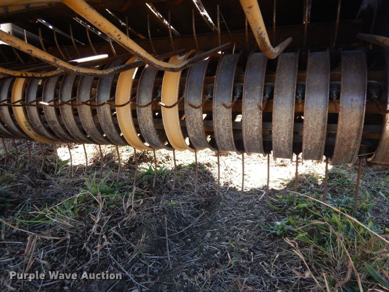 image for item EY9053 Vermeer 605J  round baler