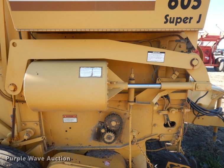 image for item EY9053 Vermeer 605J  round baler