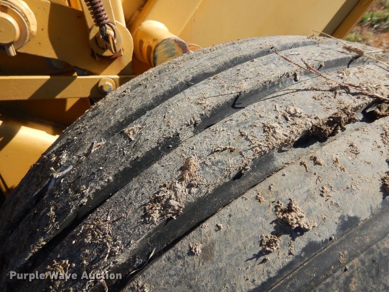 image for item EY9053 Vermeer 605J  round baler