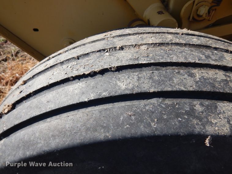 image for item EY9053 Vermeer 605J  round baler