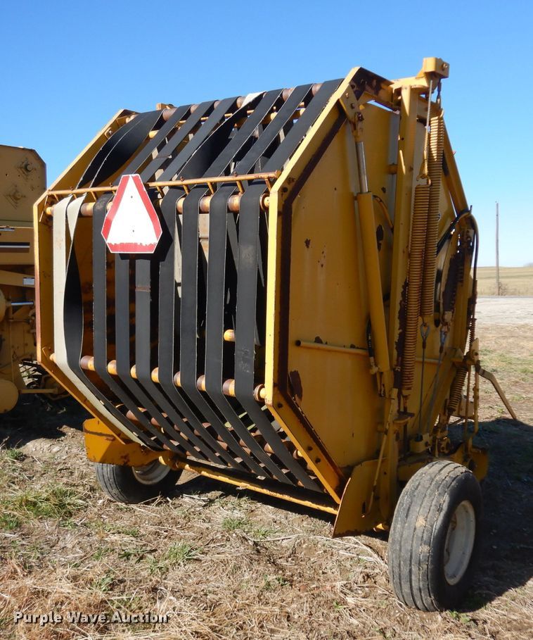 image for item EY9054 Vermeer 605C  round baler