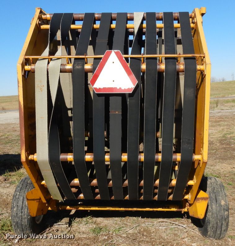 image for item EY9054 Vermeer 605C  round baler
