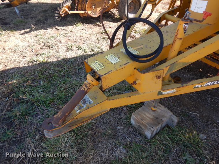 image for item EY9054 Vermeer 605C  round baler