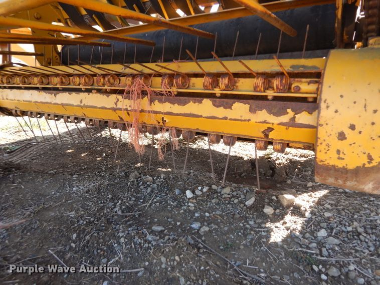 image for item EY9054 Vermeer 605C  round baler