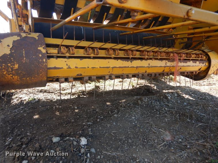 image for item EY9054 Vermeer 605C  round baler