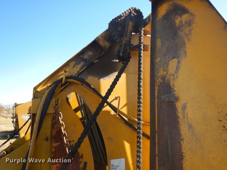 image for item EY9054 Vermeer 605C  round baler