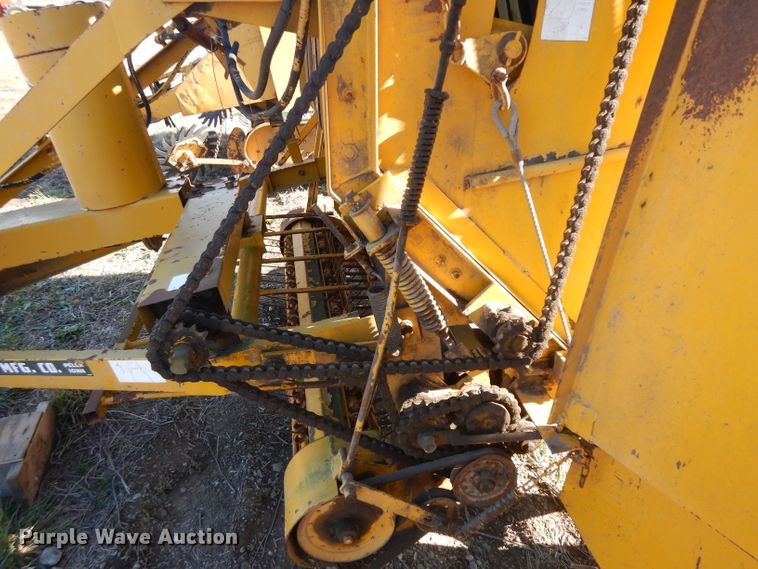 image for item EY9054 Vermeer 605C  round baler