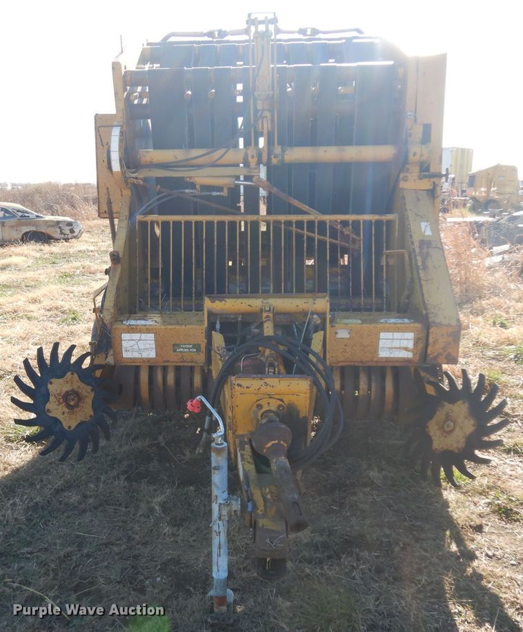 image for item EY9055 1980 Vermeer 605F  round baler