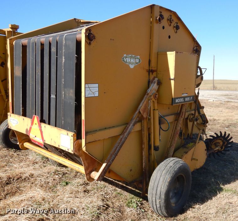 image for item EY9055 1980 Vermeer 605F  round baler