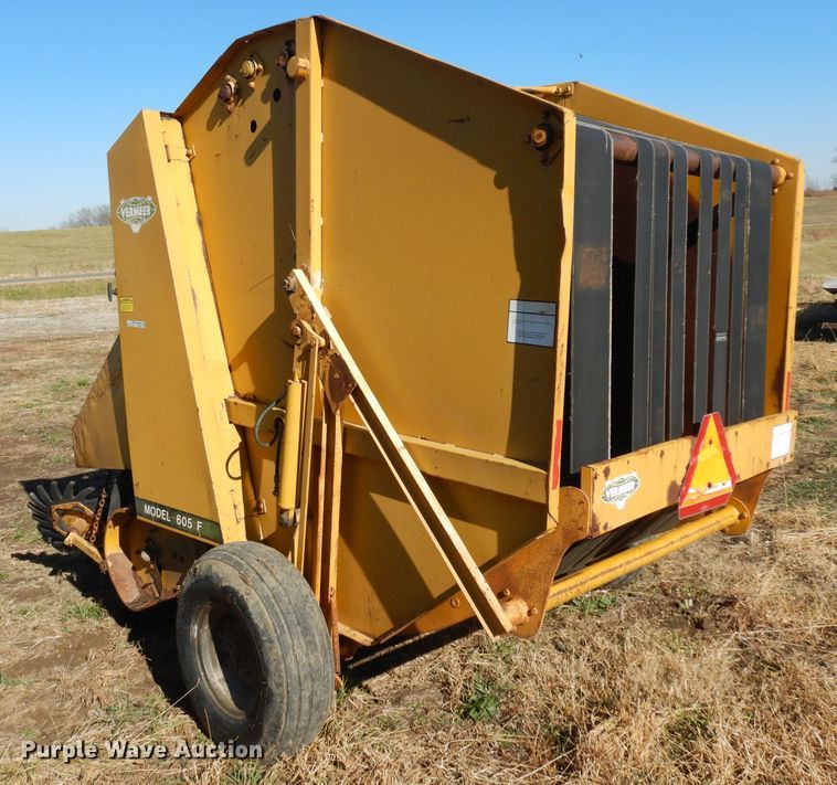 image for item EY9055 1980 Vermeer 605F  round baler