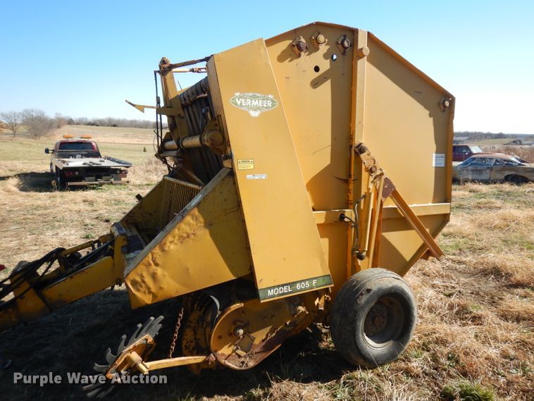 image for item EY9055 1980 Vermeer 605F  round baler