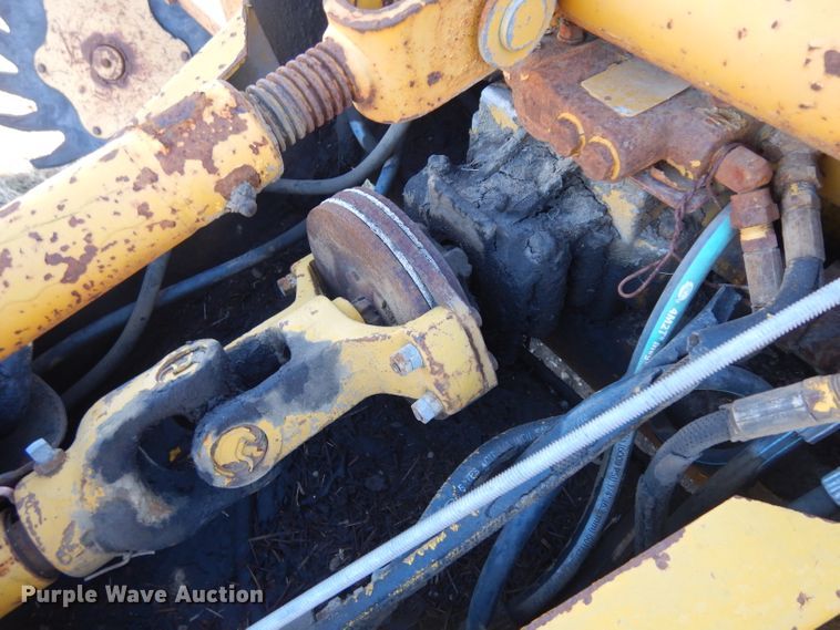 image for item EY9055 1980 Vermeer 605F  round baler