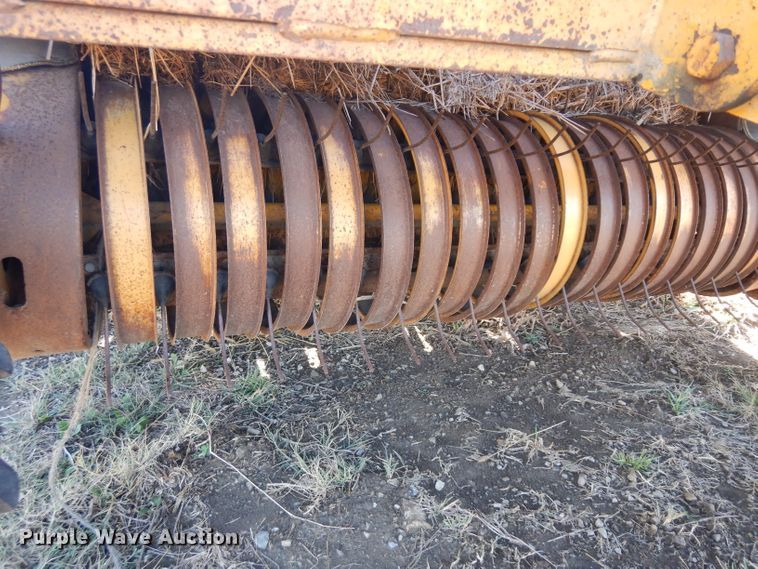 image for item EY9055 1980 Vermeer 605F  round baler