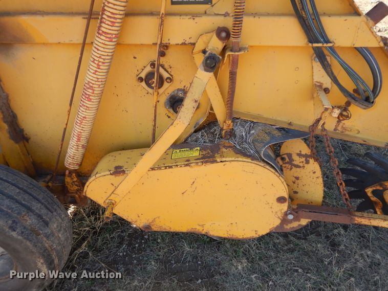 image for item EY9055 1980 Vermeer 605F  round baler