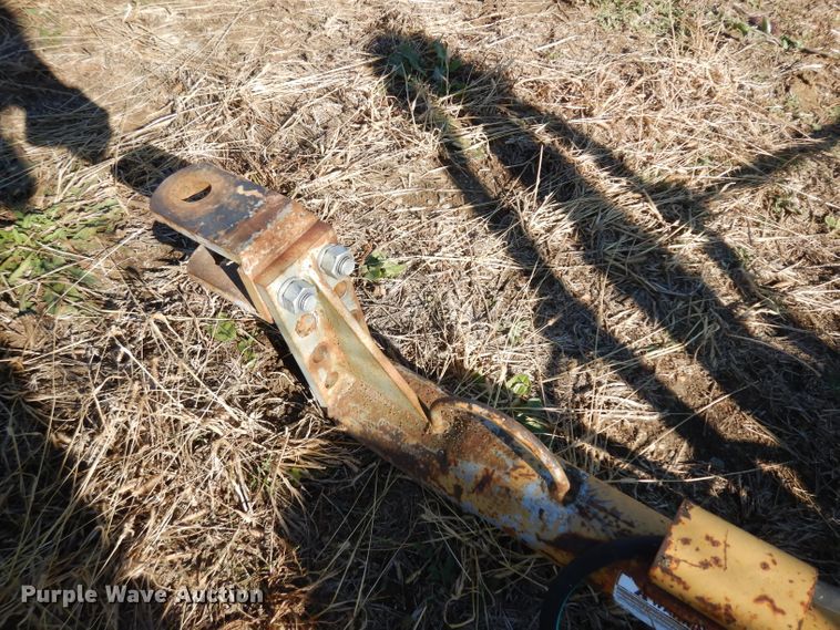 image for item EY9056 Vermeer WR22 hay rake