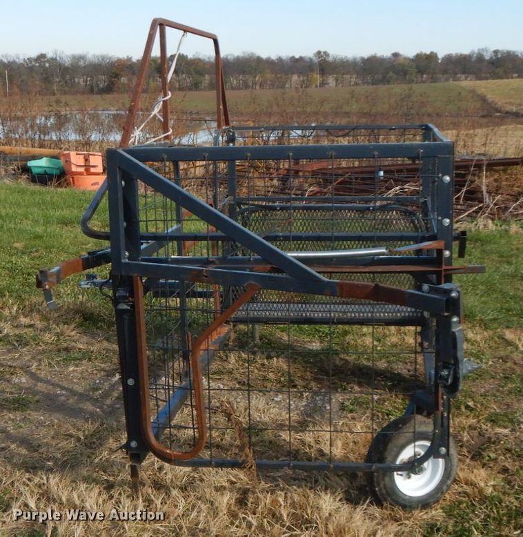 image for item FG9630 Safety zone calf catcher