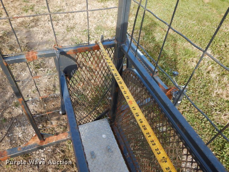 image for item FG9630 Safety zone calf catcher