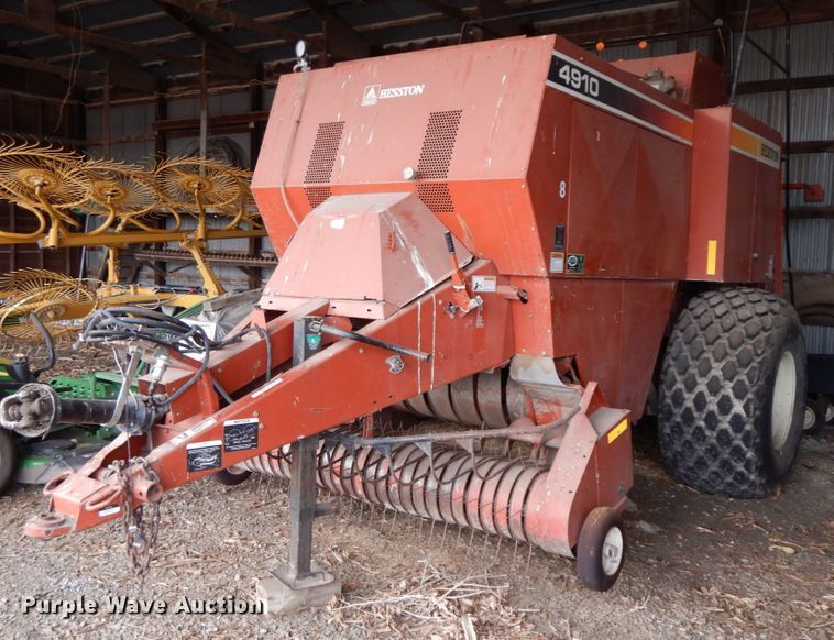 image for item FG9633 2004 AGCO 4910  large square baler