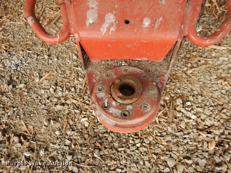 image for item FG9633 2004 AGCO 4910  large square baler