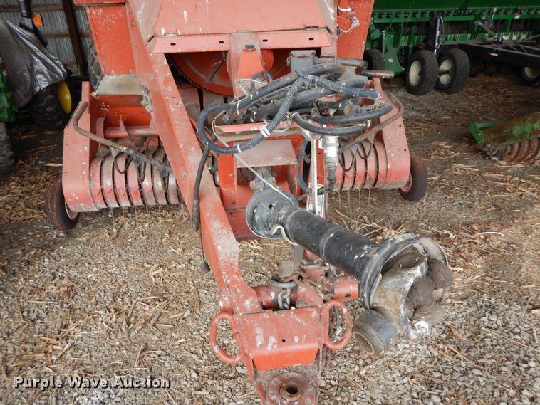 image for item FG9633 2004 AGCO 4910  large square baler
