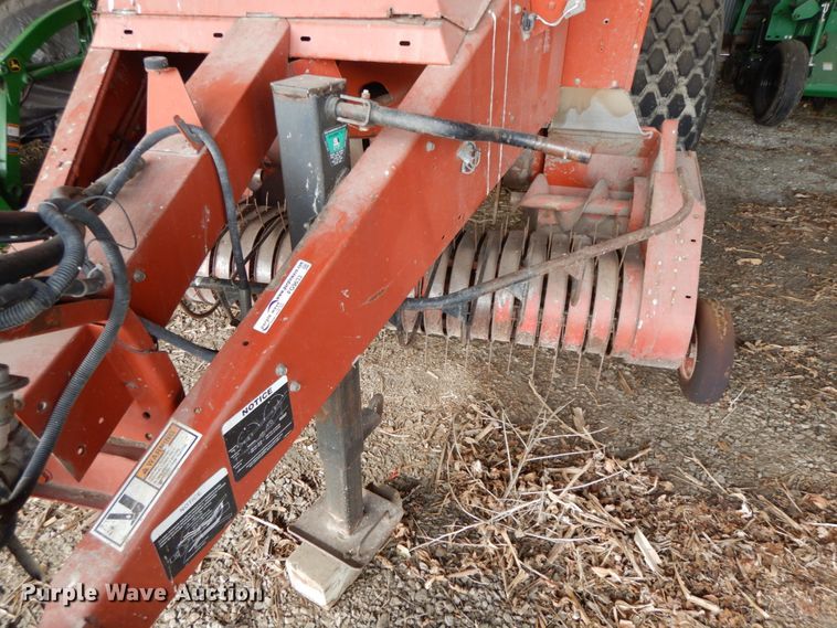 image for item FG9633 2004 AGCO 4910  large square baler