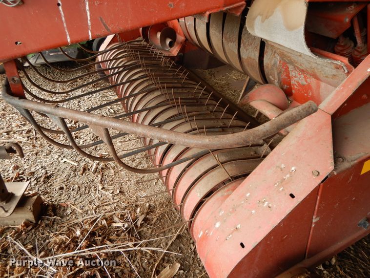 image for item FG9633 2004 AGCO 4910  large square baler