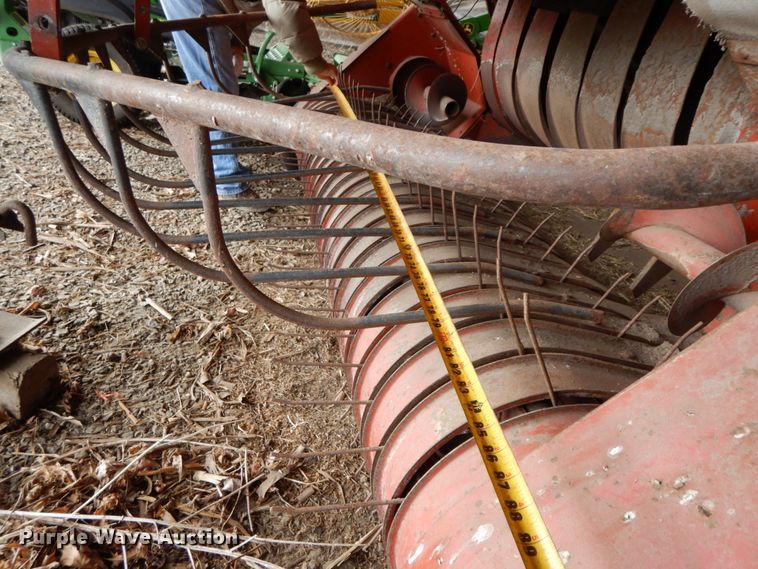 image for item FG9633 2004 AGCO 4910  large square baler