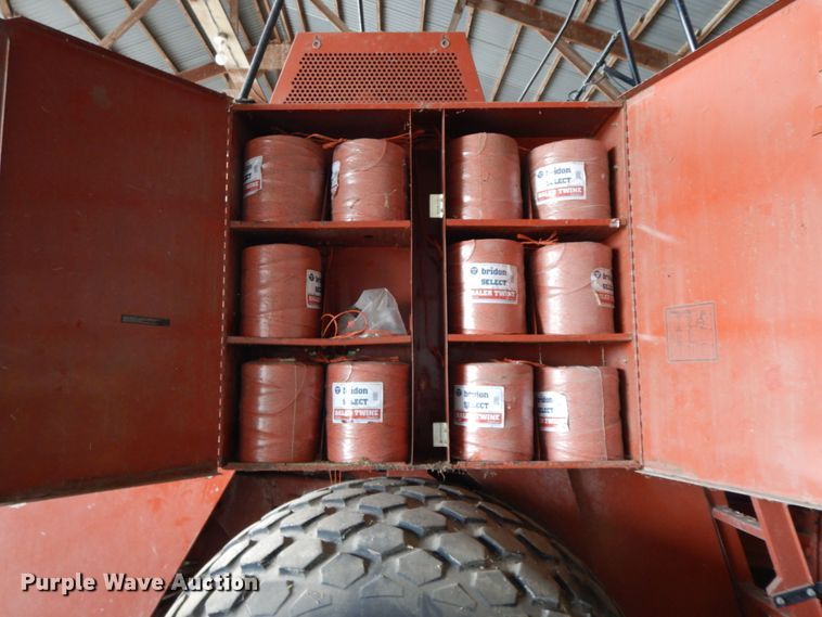 image for item FG9633 2004 AGCO 4910  large square baler