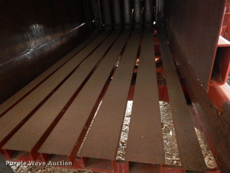 image for item FG9633 2004 AGCO 4910  large square baler