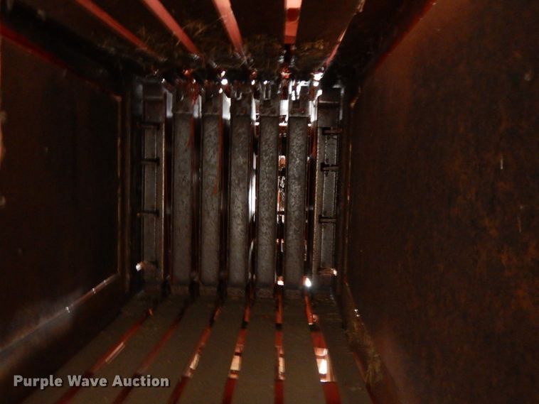 image for item FG9633 2004 AGCO 4910  large square baler