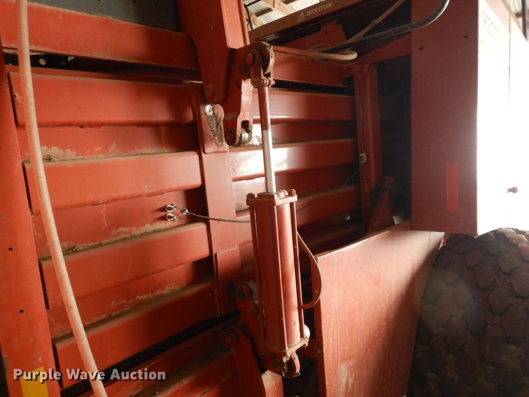 image for item FG9633 2004 AGCO 4910  large square baler