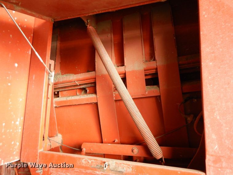 image for item FG9633 2004 AGCO 4910  large square baler