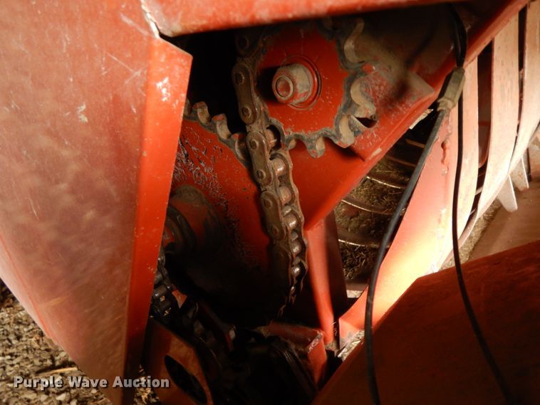 image for item FG9633 2004 AGCO 4910  large square baler