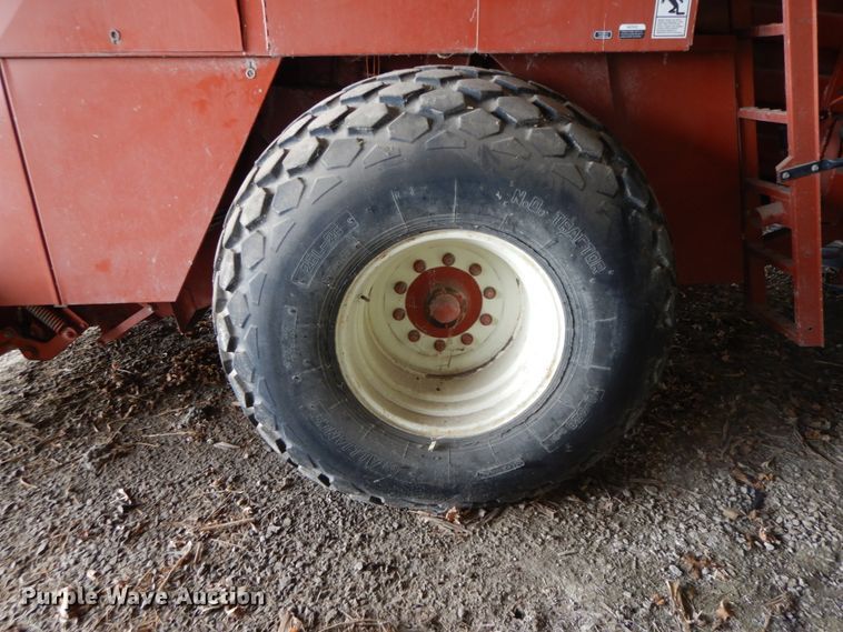 image for item FG9633 2004 AGCO 4910  large square baler