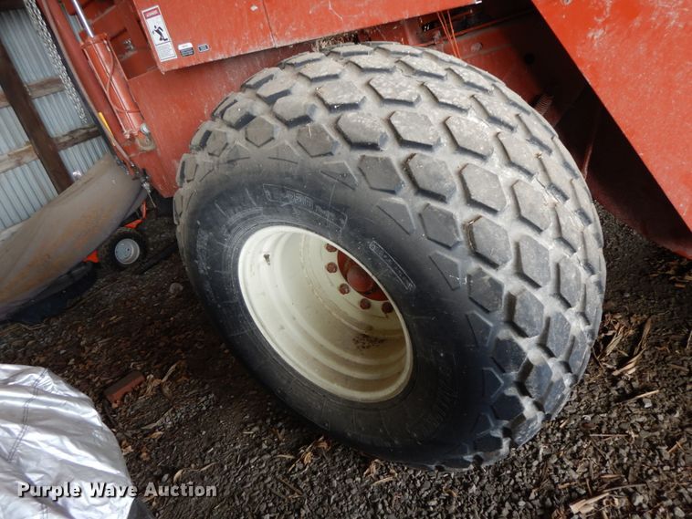 image for item FG9633 2004 AGCO 4910  large square baler