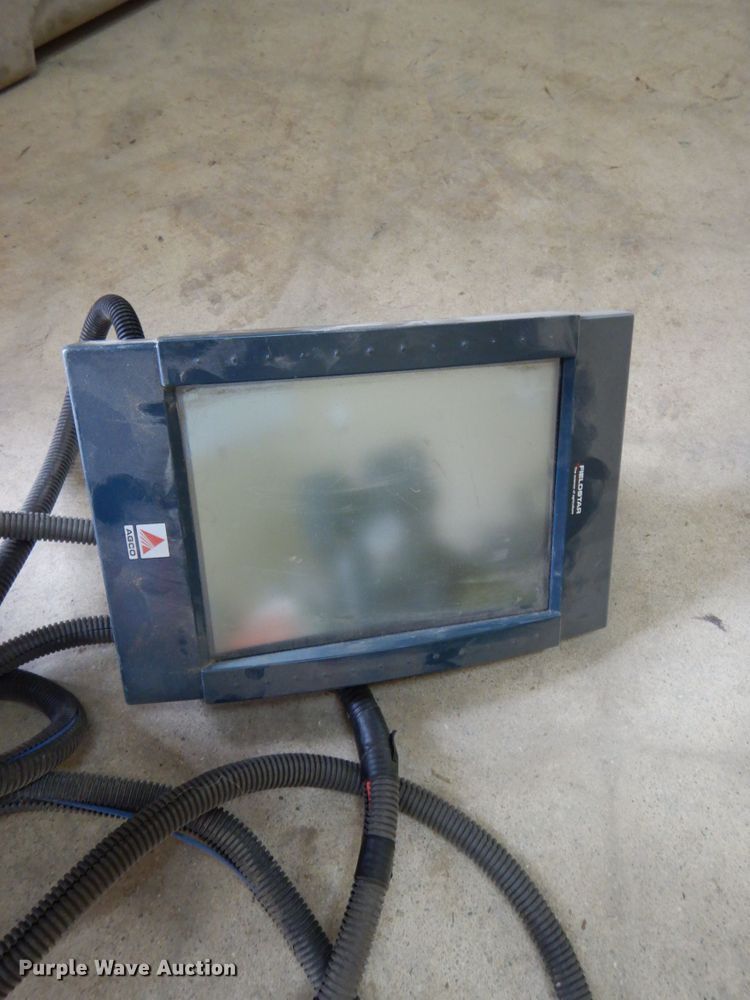 image for item FG9633 2004 AGCO 4910  large square baler