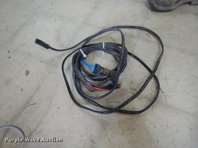 image for item FG9633 2004 AGCO 4910  large square baler