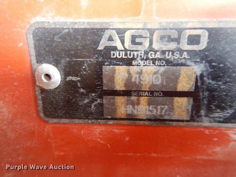 image for item FG9633 2004 AGCO 4910  large square baler