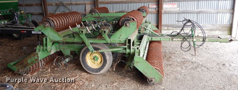 image for item FG9634 John Deere 970 cultipacker