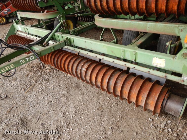 image for item FG9634 John Deere 970 cultipacker