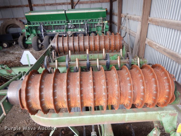 image for item FG9634 John Deere 970 cultipacker