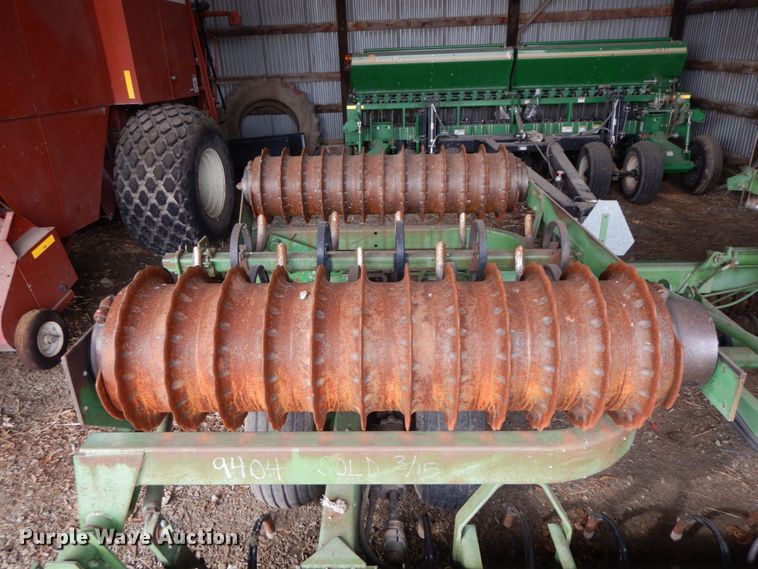 image for item FG9634 John Deere 970 cultipacker